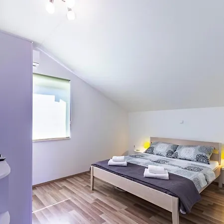 Appartement In Bilice Near Krka National Park Šibenik